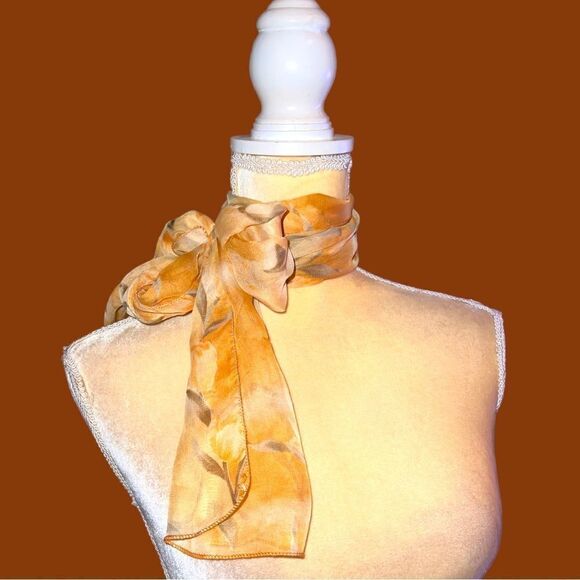 Semi sheer yellow/ orange floral design ! New - Picture 2 of 5